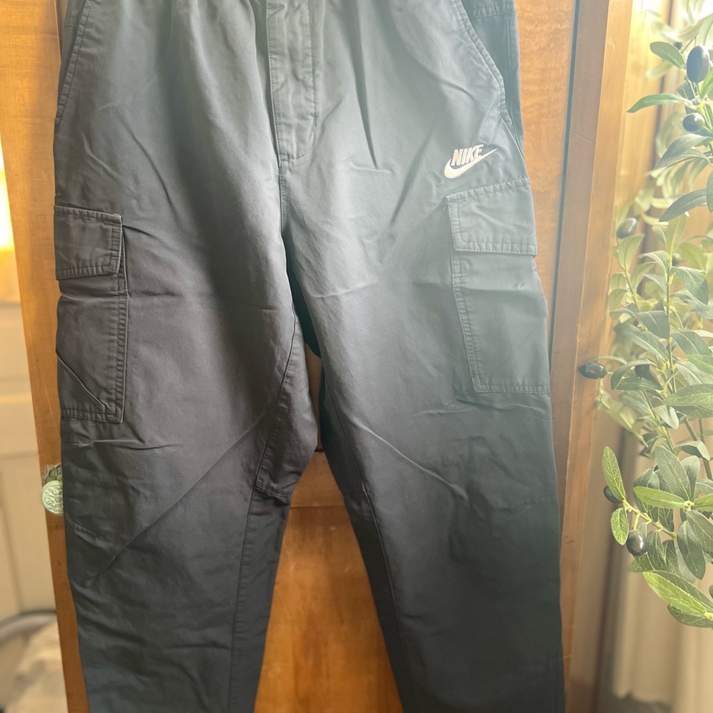 Nike Men's Dark Gray Cargo Pants